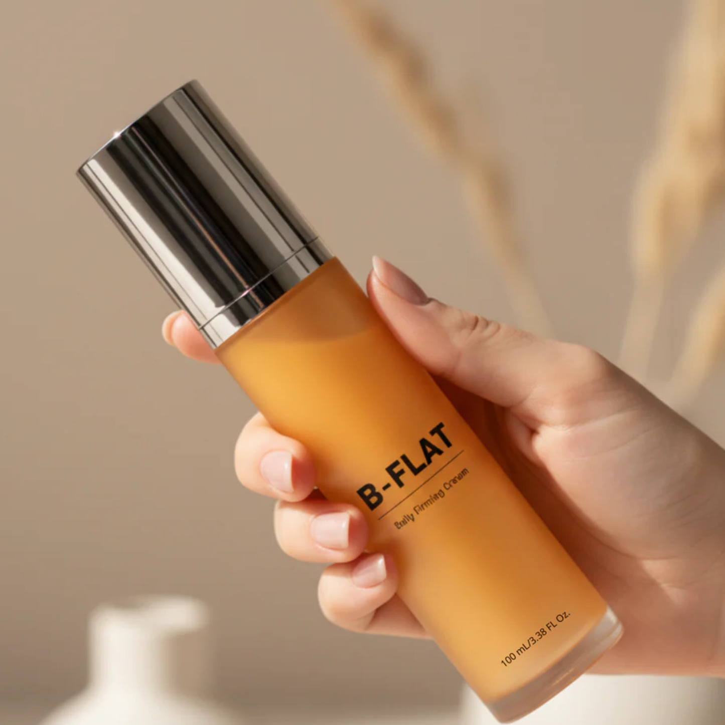 Bodevey  B-FLAT creme    Verstevigt de huid.